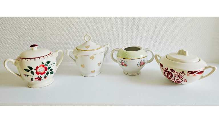 Sucriers vintage dépareillés Location de vaisselle vintage dépareillée – Location vaisselle Rouen – Location vaisselle Le Havre, Dieppe, Fécamp, Forges-les-Eaux.