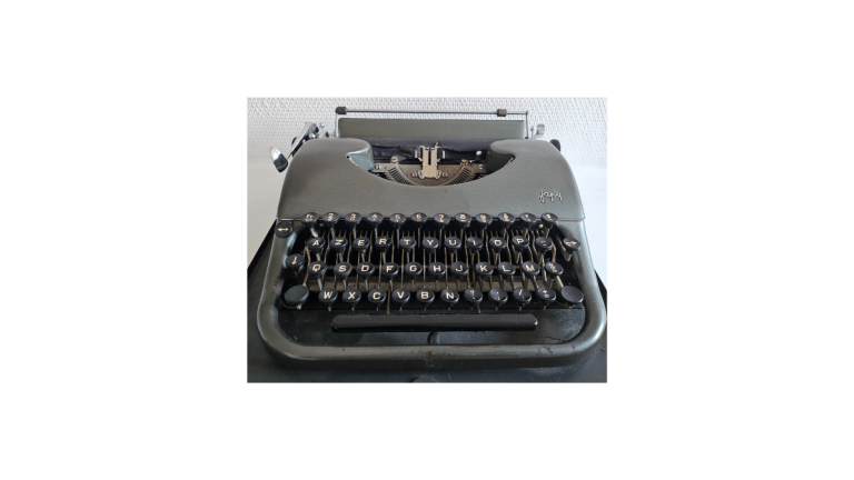 Machine à écrire ancienne – décoration vintage événement